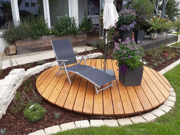 Metall und Holz Referenzbild