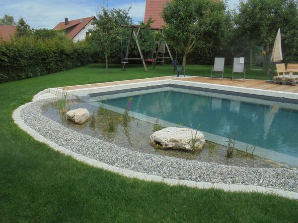 Schwimmteich und Naturpools Referenzbild